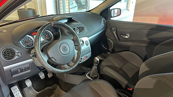 Renault Clio 3 of 5