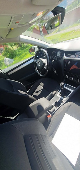 Skoda Octavia 3 of 5