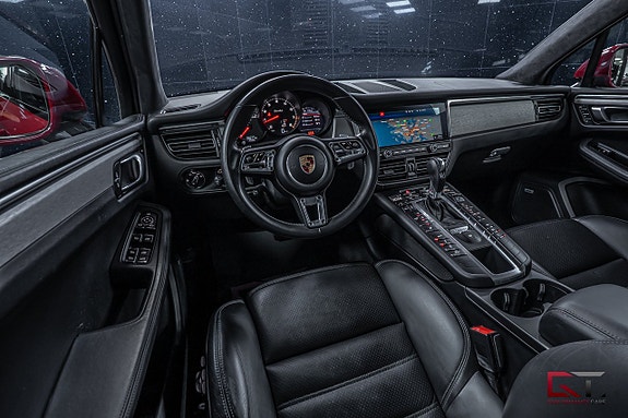Porsche Macan Turbo 11 of 22