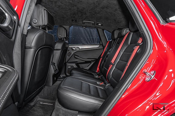 Porsche Macan Turbo 20 of 22