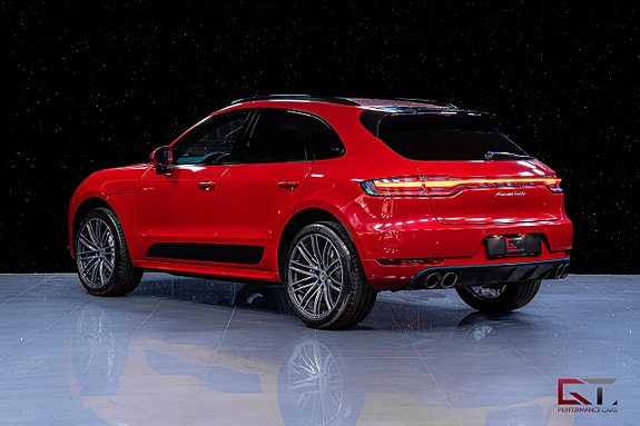 Porsche Macan Turbo 6 of 22