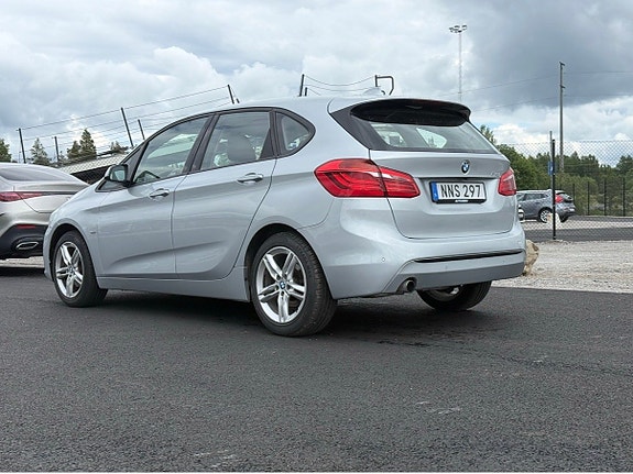 BMW 218i 7 of 16