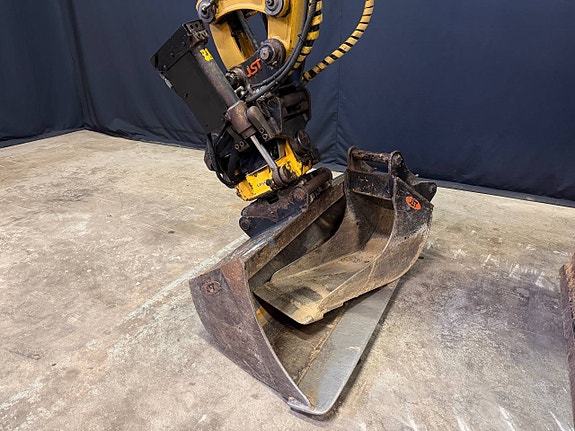 Caterpillar 302.4D - ROTORTILT / CENTRALSMÖRJNING – bild 5