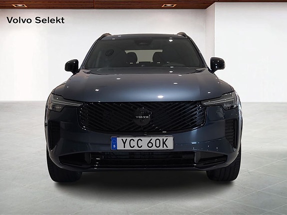 Volvo XC90 8 of 22
