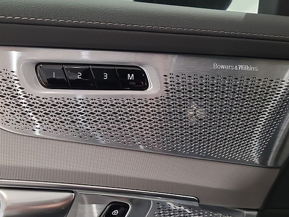 Volvo XC90 19 of 22