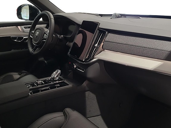 Volvo XC90 4 of 22