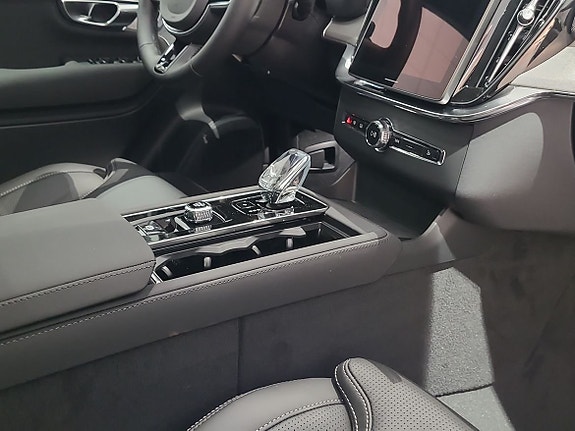 Volvo XC90 18 of 22