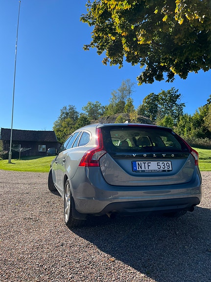 Volvo V60 3 of 5