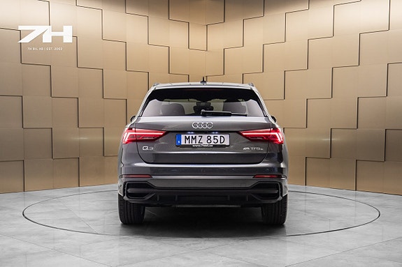 Audi Q3 4 of 5