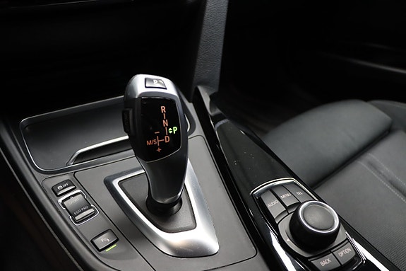 BMW 320d 14 of 15