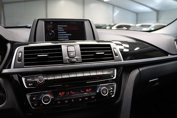 BMW 320d 15 of 15