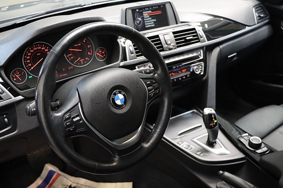 BMW 320d 12 of 15
