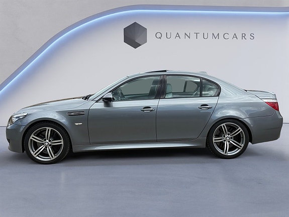 BMW M5 3 of 5