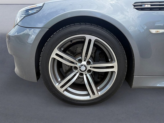 BMW M5 10 of 27