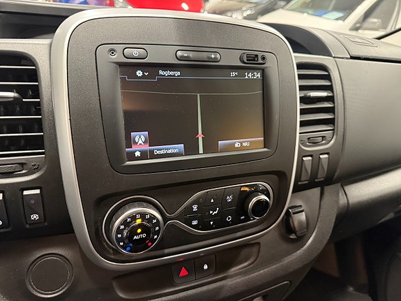 Nissan NV300 17 of 19