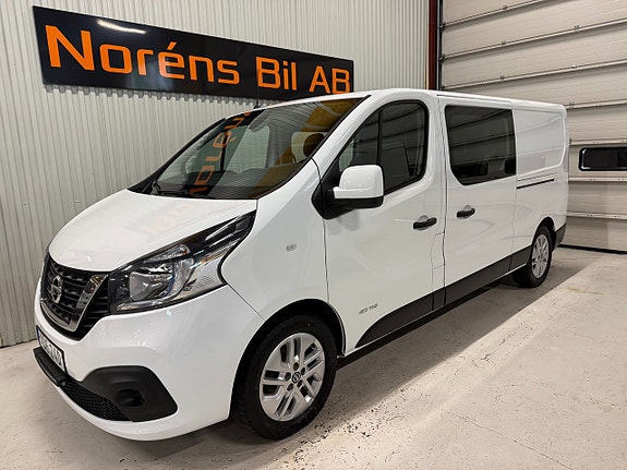 Nissan NV300 2 of 19