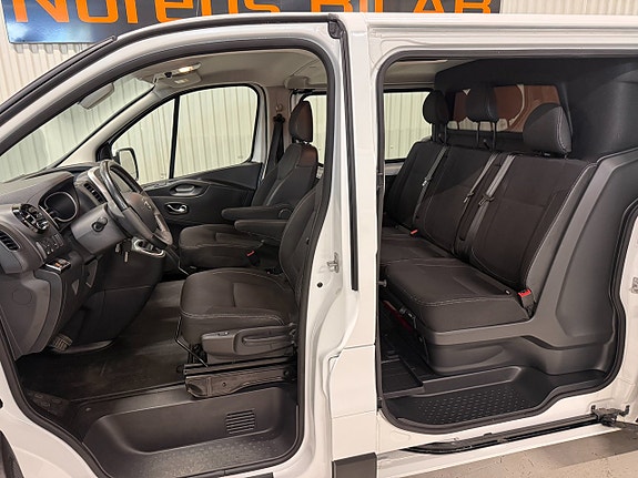 Nissan NV300 6 of 19