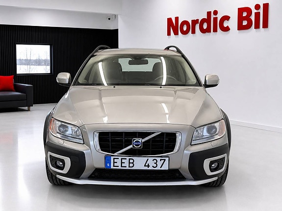 Volvo XC70 2 of 5