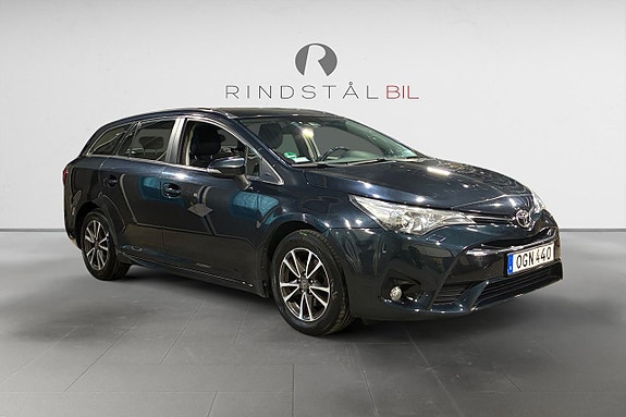 Toyota Avensis 9 of 17