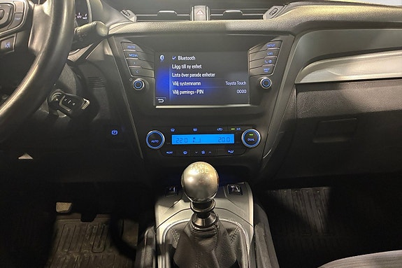 Toyota Avensis 12 of 17