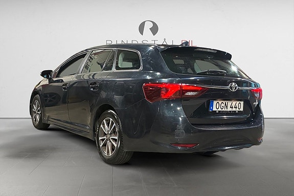 Toyota Avensis 5 of 5