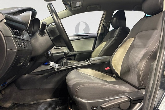 Toyota Avensis 3 of 5
