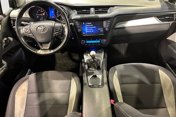 Toyota Avensis 11 of 17