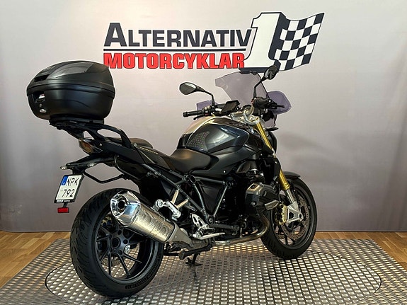 BMW R1200R 2 of 5