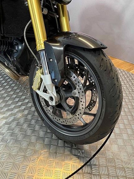 BMW R1200R 9 of 14