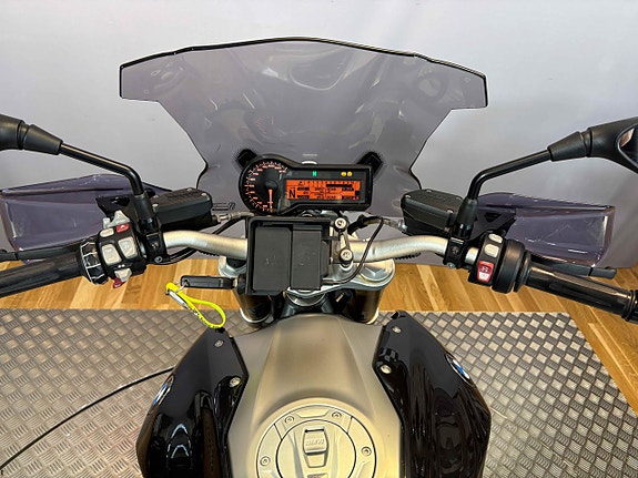 BMW R1200R 12 of 14