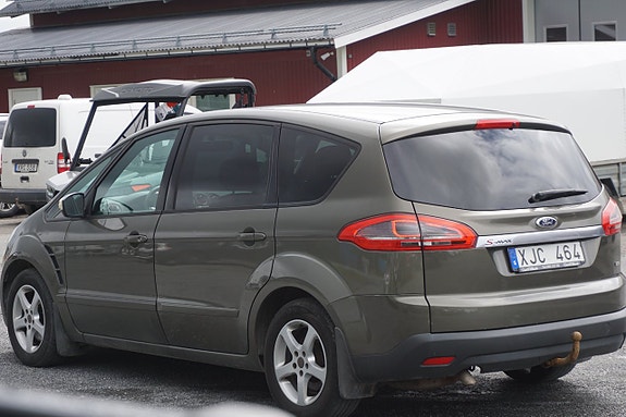 Ford S-MAX 3 of 5