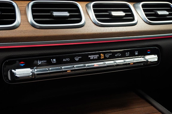 Mercedes-Benz GLS400 d 28 of 30