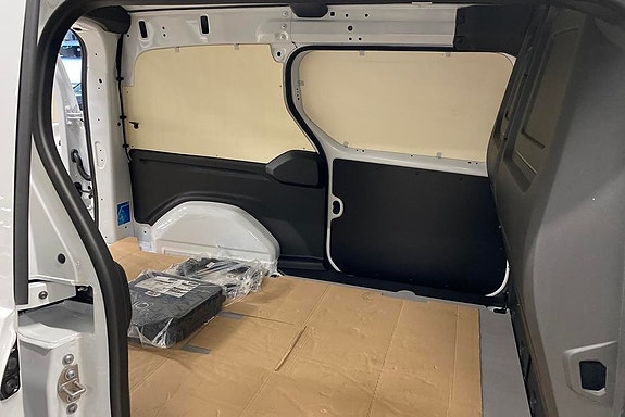 Mercedes-Benz eCitan 15 of 18