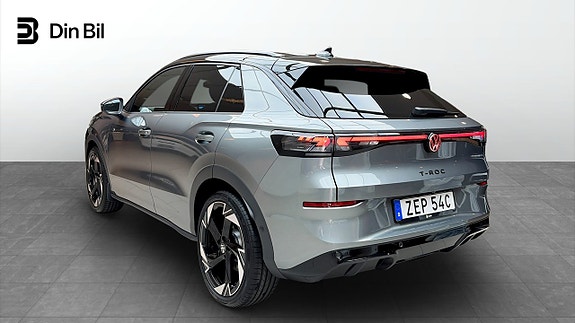 Volkswagen T-Roc 3 of 5