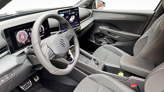 Volkswagen T-Roc 7 of 12
