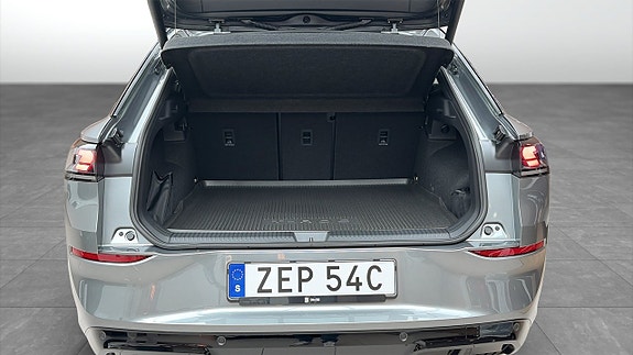 Volkswagen T-Roc 12 of 12