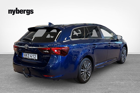 Toyota Avensis 4 of 5