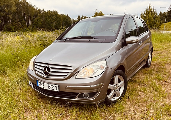 Mercedes-Benz B200 5 of 5