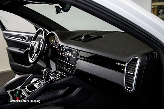 Porsche Cayenne 23 of 24