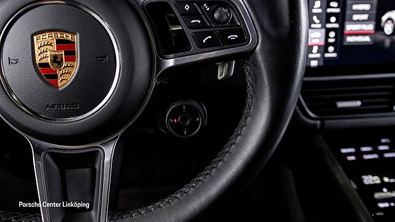 Porsche Cayenne 17 of 24