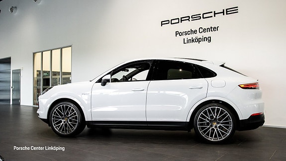 Porsche Cayenne 4 of 24