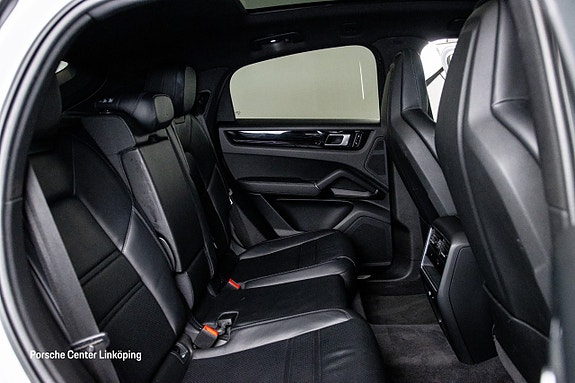 Porsche Cayenne 21 of 24