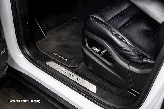 Porsche Cayenne 19 of 24