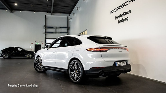 Porsche Cayenne 5 of 24