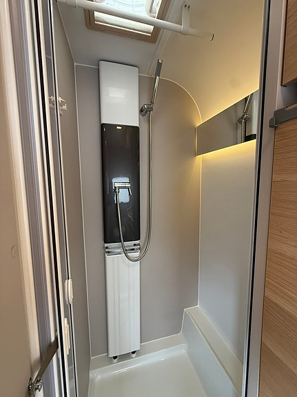 Adria Adora 572 UT 15 of 22