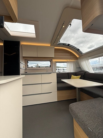 Adria Adora 572 UT 8 of 22