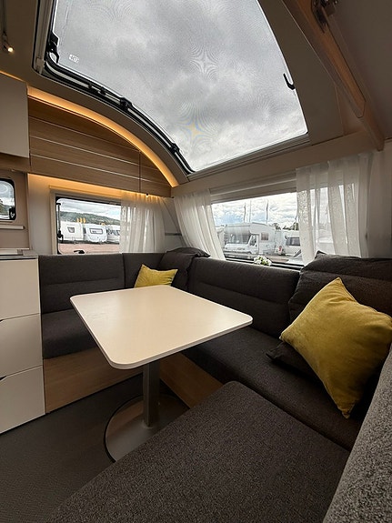 Adria Adora 572 UT 20 of 22