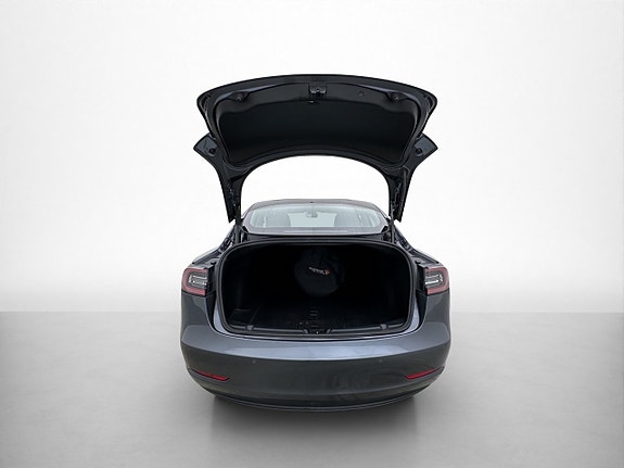 Tesla Model 3 29 of 30
