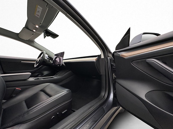 Tesla Model 3 27 of 30