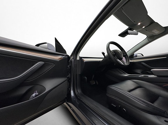 Tesla Model 3 10 of 30